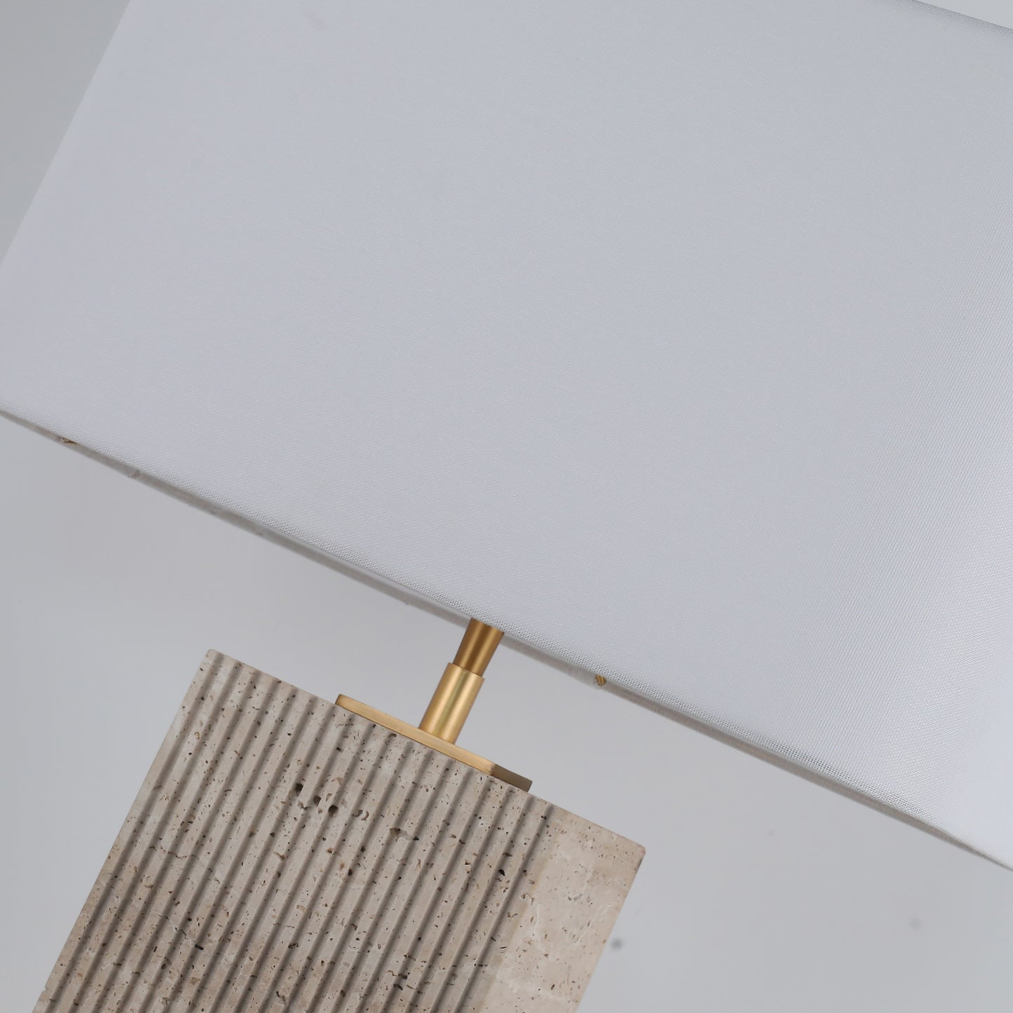 BRTL3375 – Modern Cube Travertine Table Lamp with Grooved Design | Natural Stone & Steel for Luxurious Spaces