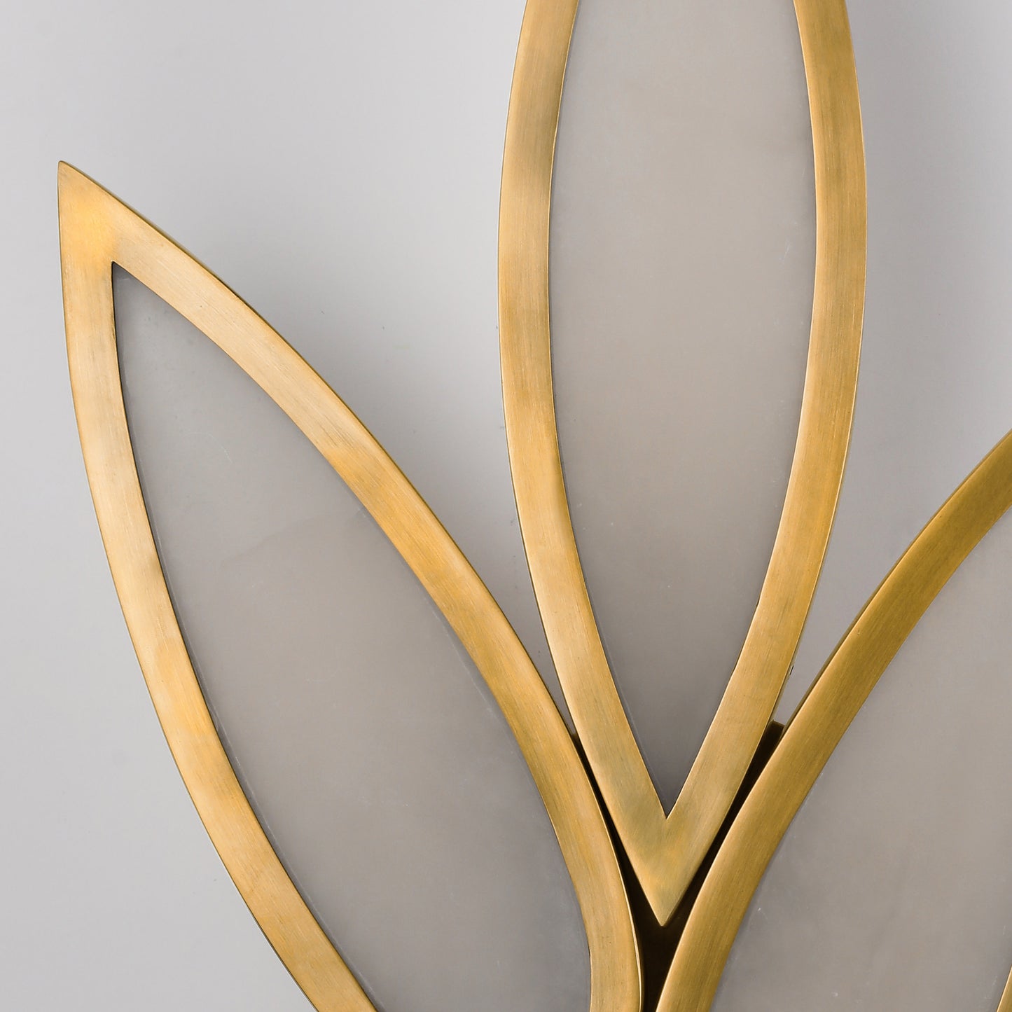 WL7111 Trifolium Alabaster Wall Lamp: Where Organic Form Meets Refined Illumination