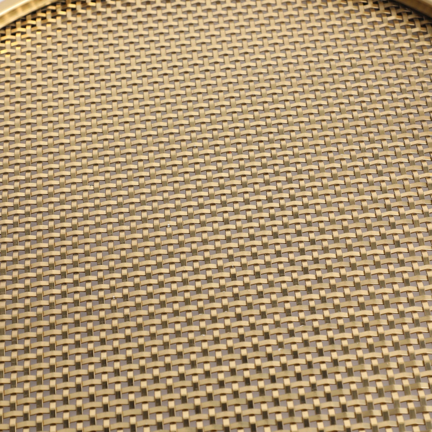 Round mesh woven metal tray