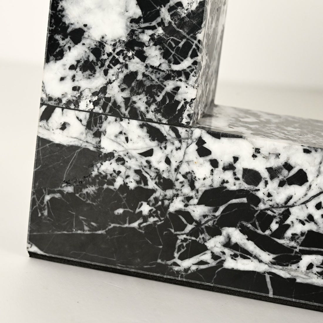 Cubist Party Circular L-Shaped Bulgari Black Marble Candlesticks - Modern Simplicity with Geometric Precision | BRILLIANT-MAKER - BRILLIANT MAKER