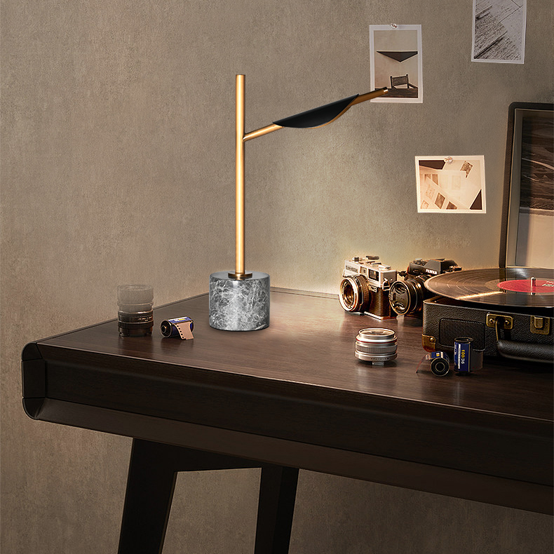 Falling Leaf Mable Base Dimmable Desk Lamp