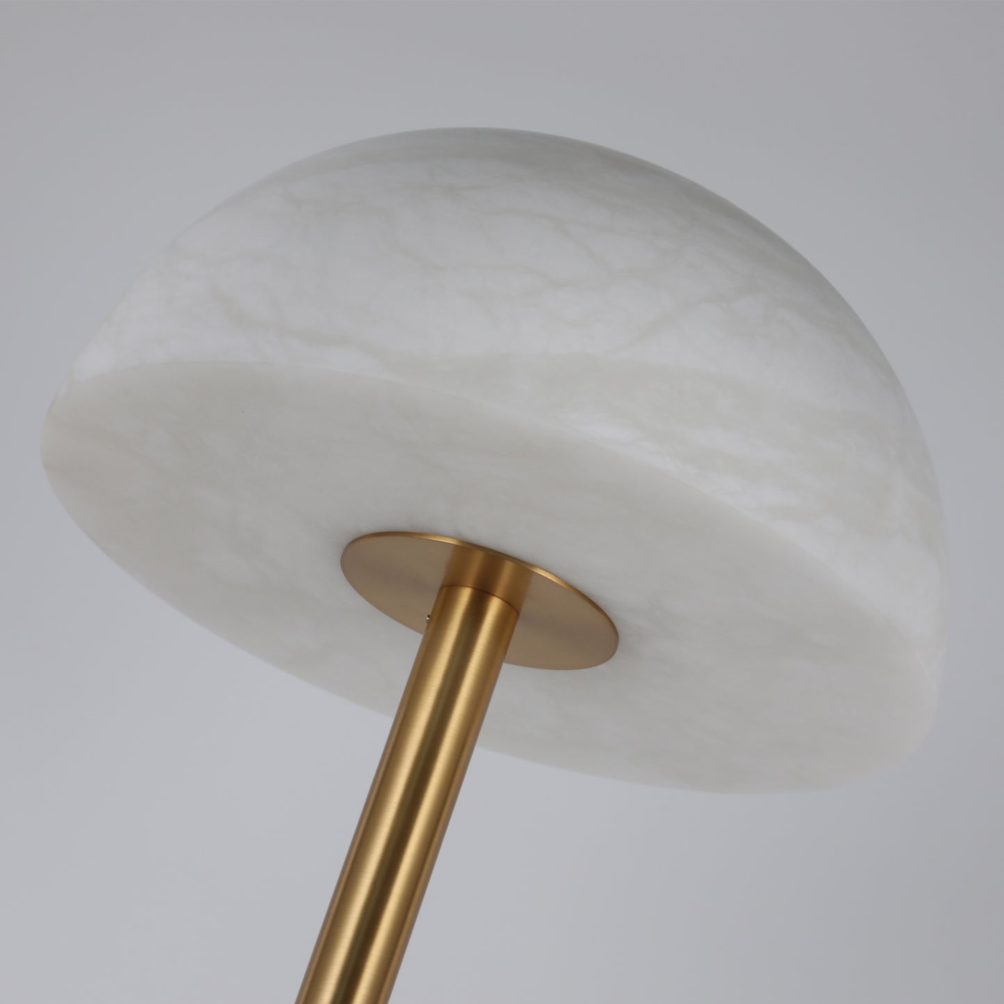 مصباح أرضي من الفطر المصنوع من الجص الأبيض FL5041: بساطة أنيقة، إضاءة هادئة.