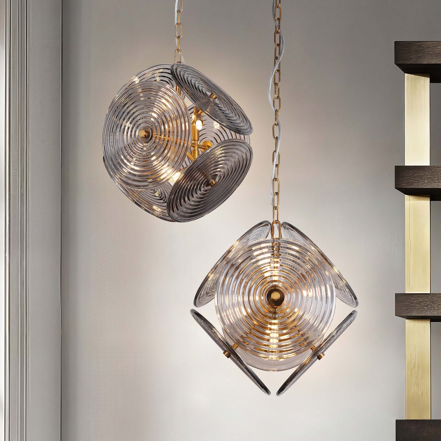 Brilliant - Maker PL9202 - مصباح معلق من الزجاج المجعد على شكل سيمفونية بين النجوم - إضاءة فنية هندسية مخصصة للأعمال التجارية (B2B)