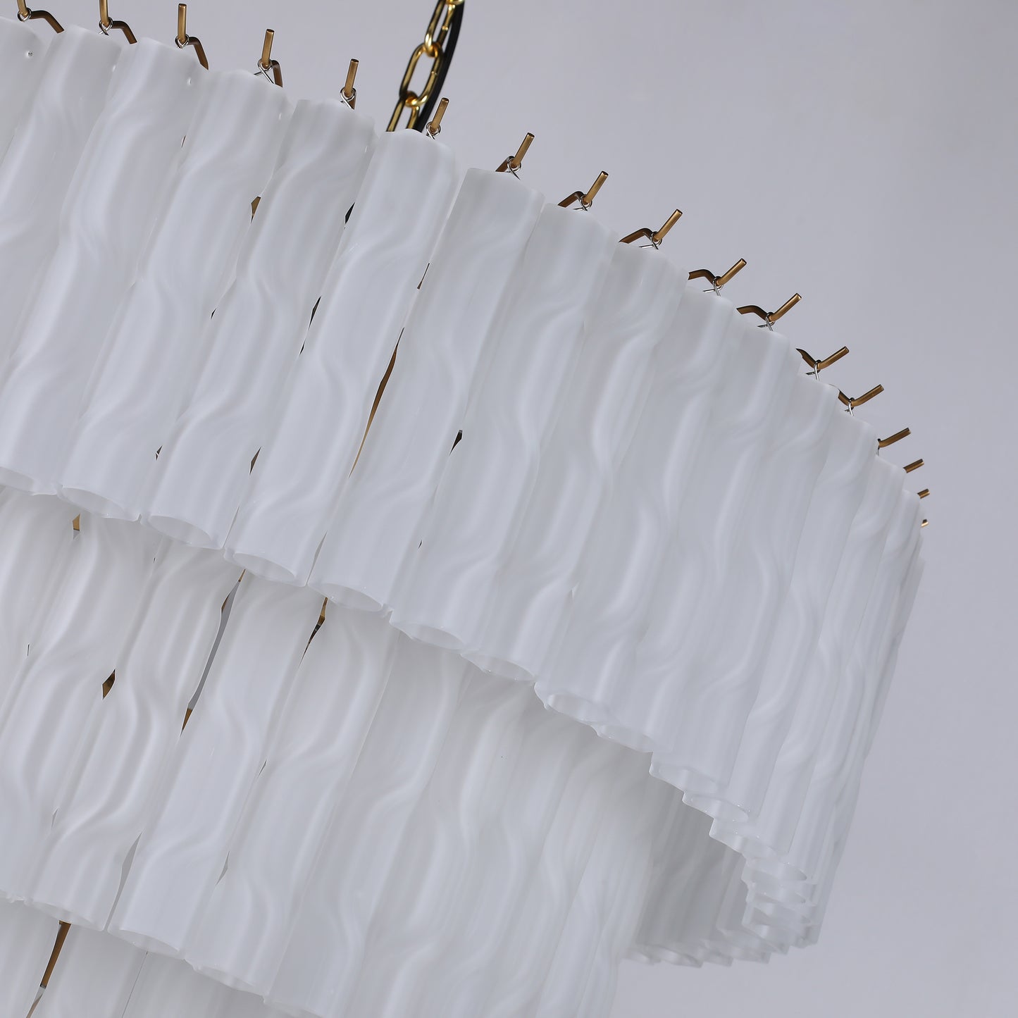 مصباح PL9203FG الكريستالي المعلق من Brilliant-Maker المصنوع من الزجاج المطلي بالثلج - حلول إضاءة فاخرة مخصصة للشركات (B2B)