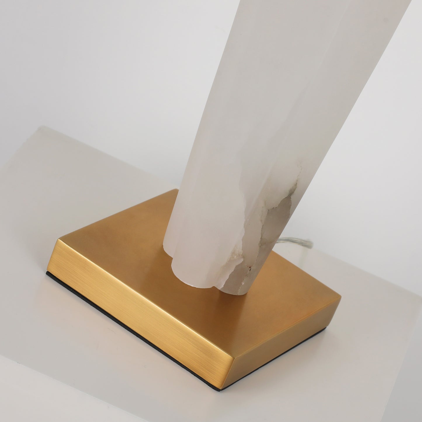 TL3394 Plum Blossom Alabaster Table Lamp: A Sculptural Tribute to Natural Elegance