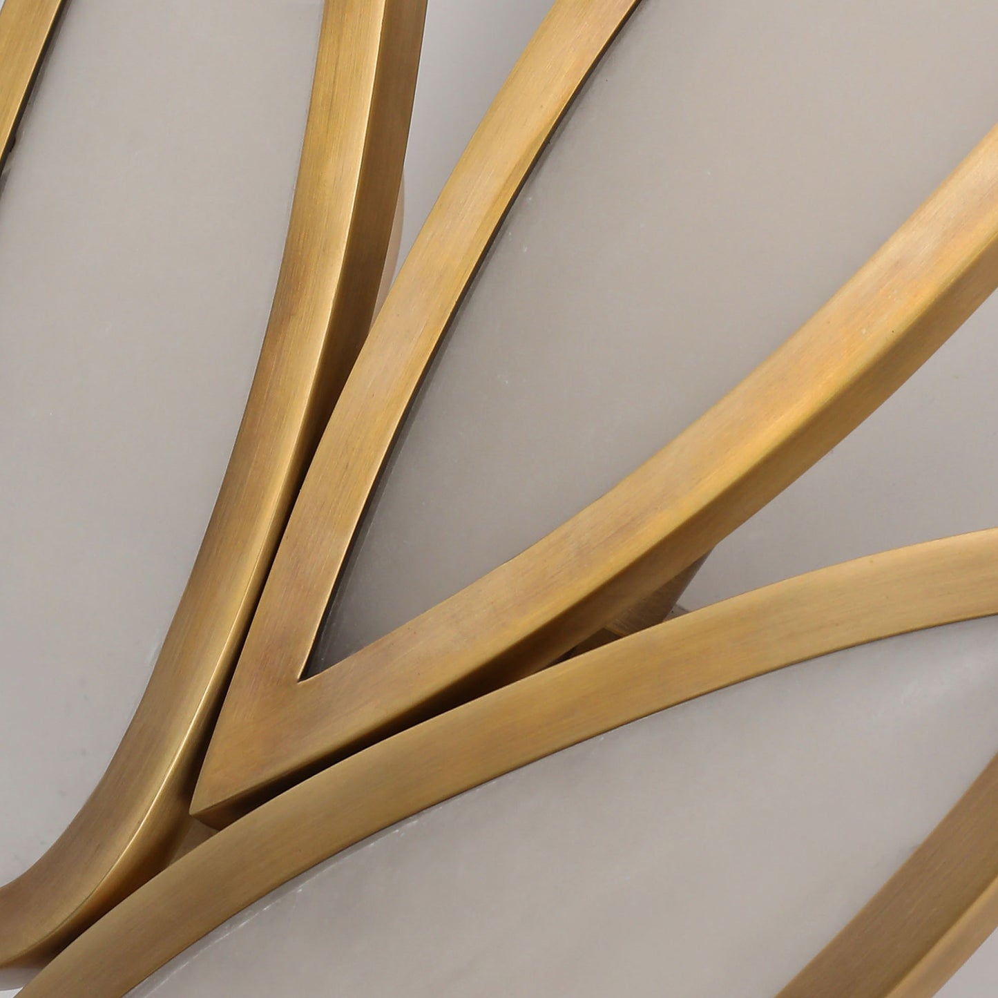 WL7111 Trifolium Alabaster Wall Lamp: Where Organic Form Meets Refined Illumination