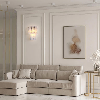 مصباح حائط من Brilliant - Maker WL7112CF مصنوع من زجاج ملتوي ثنائي اللون - إضاءة مخصصة للأعمال التجارية للأماكن المميزة.