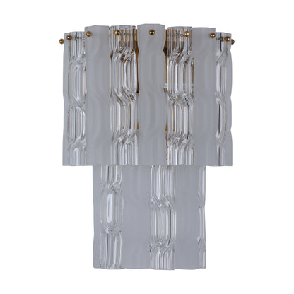 مصباح حائط من Brilliant - Maker WL7112CF مصنوع من زجاج ملتوي ثنائي اللون - إضاءة مخصصة للأعمال التجارية للأماكن المميزة.