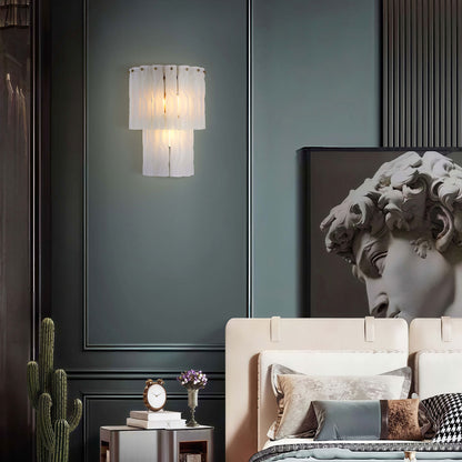 مصباح جداري من Brilliant - Maker WL7112FG مصنوع من زجاج مصقول ملتوي - حلول إضاءة مخصصة فاخرة بين الشركات (B2B).